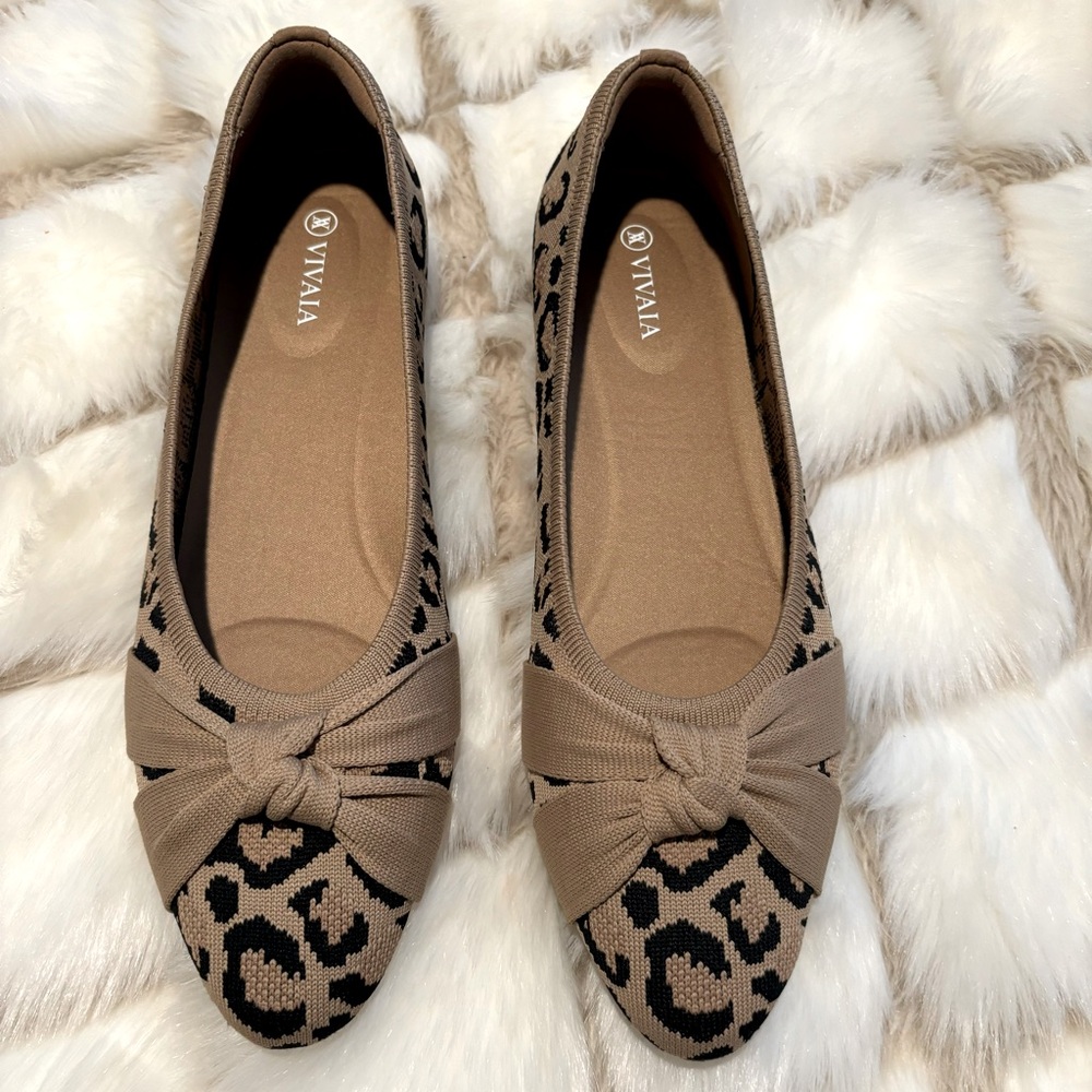 Vivaia Leopard Print Flats w/Toe Wrap NWOT